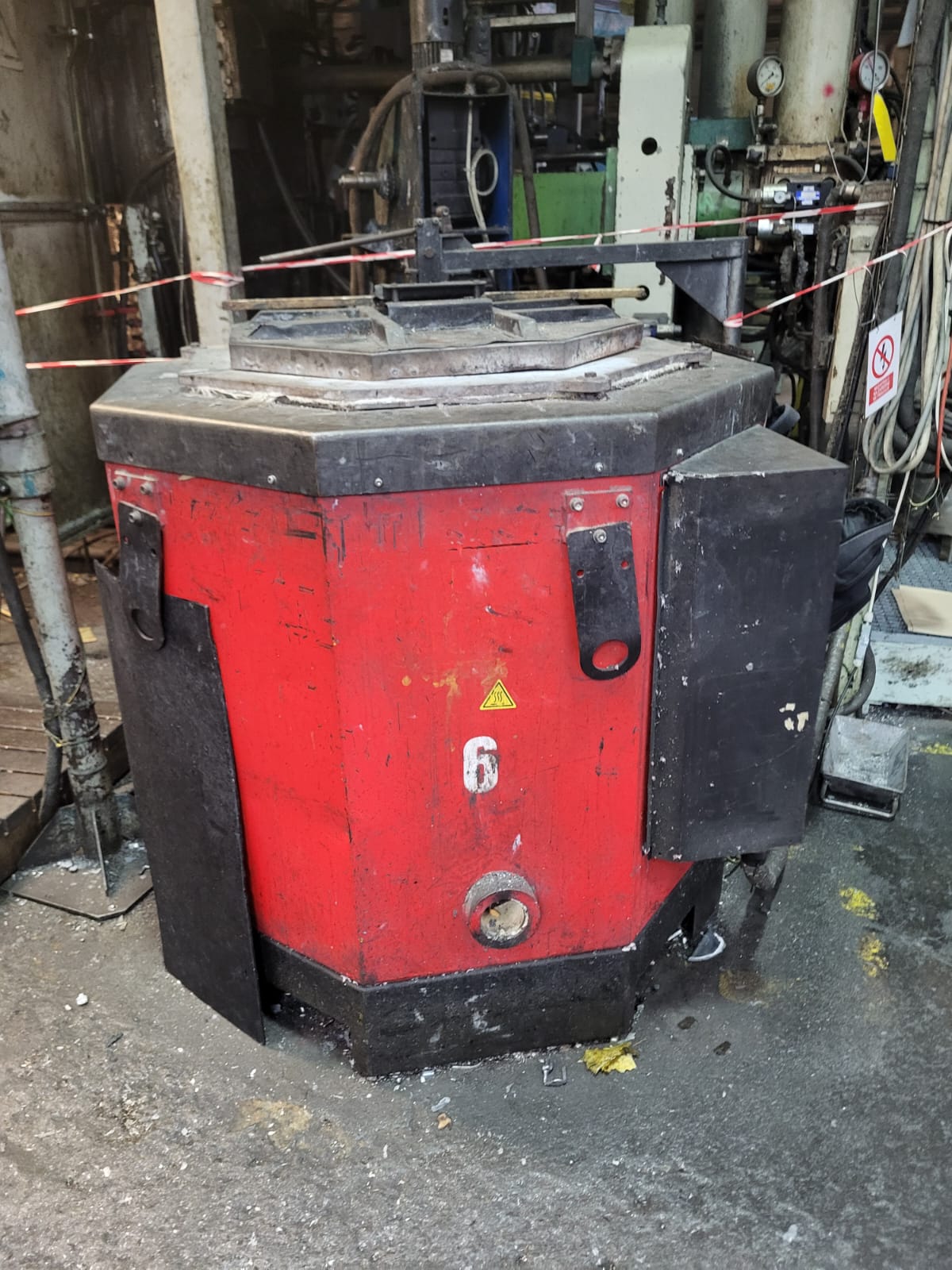 LAC PTE 500/09 holding furnace O1837, used